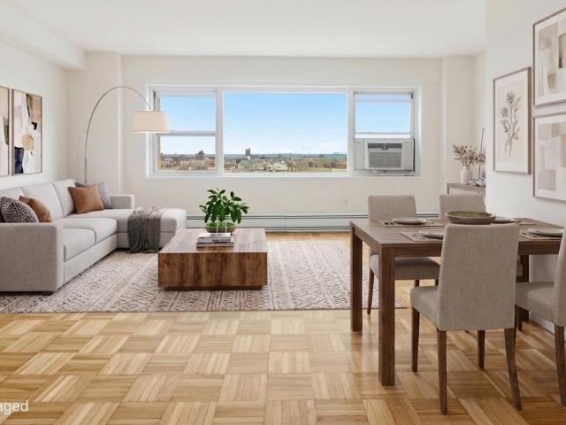 Property for sale in The Bronx, Arverne