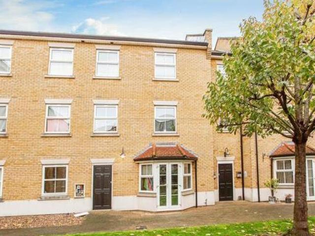 House for sale in Alton Barnes