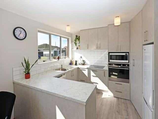 Townhouse for sale in Otakou