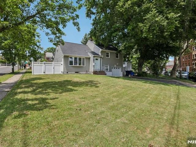 House for sale in Hackensack, New Jersey