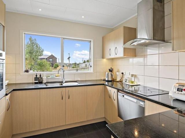House for rent in Royal Heights, Henderson-Massey