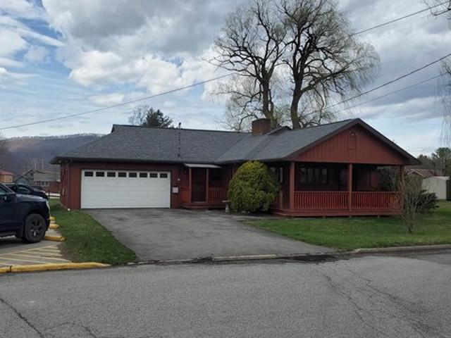 House for sale in Elkins, West Virginia