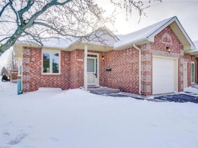 Townhouse for sale in Ancaster, Ontario