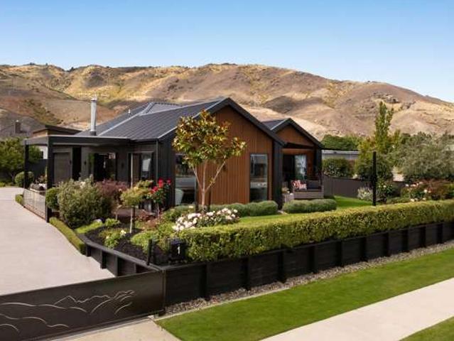 House for sale in Otakou