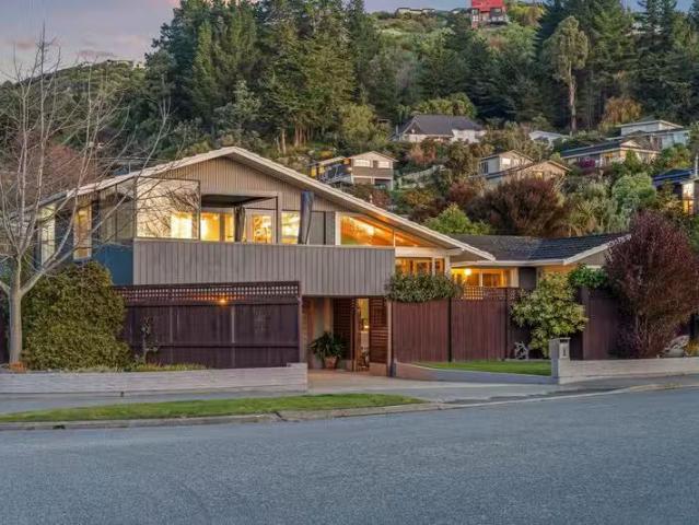 House for sale in Chaslands, Canterbury