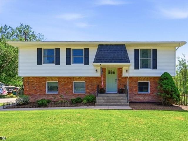 House for sale in Hampton, New Jersey