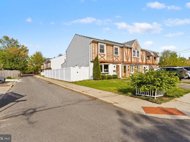 Townhouse for sale in Bordentown, New Jersey