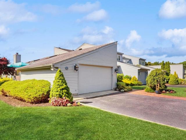 Condo for sale in Blue Point