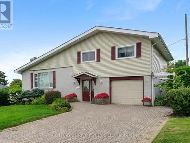 House for sale in Brockville, Ontario