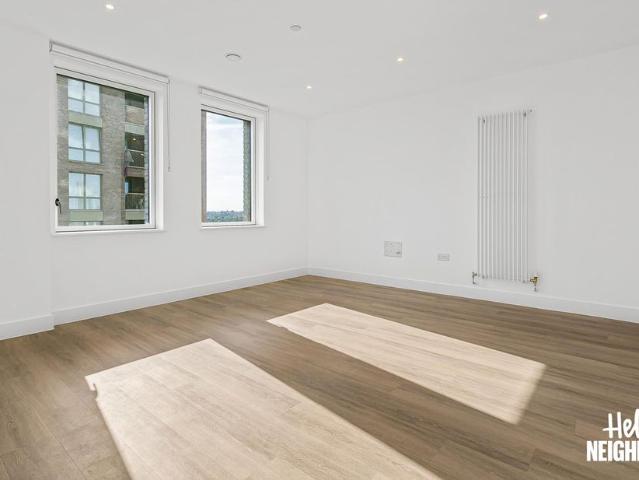 House for rent in London Borough of Ealing, Park Royal