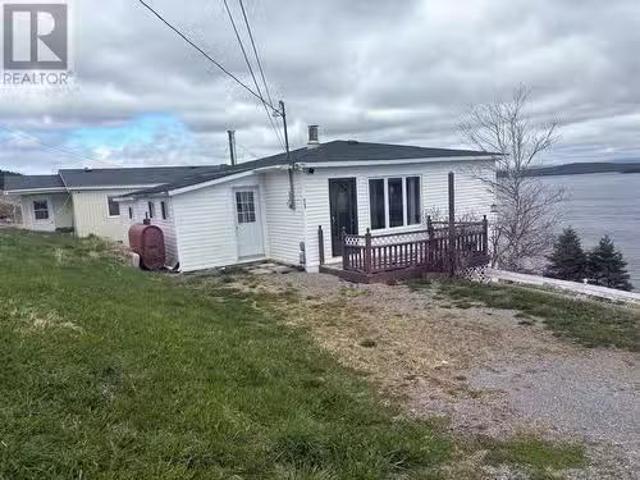 House for sale in Port Saunders, Newfoundland And Labrador