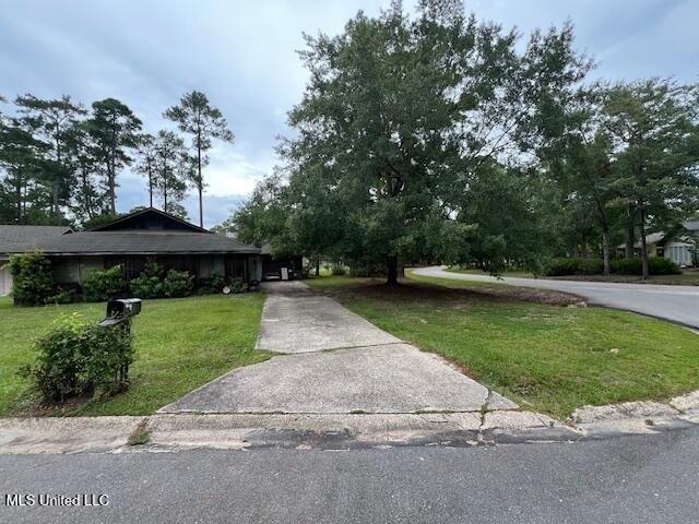 House for sale in Diamondhead, Mississippi