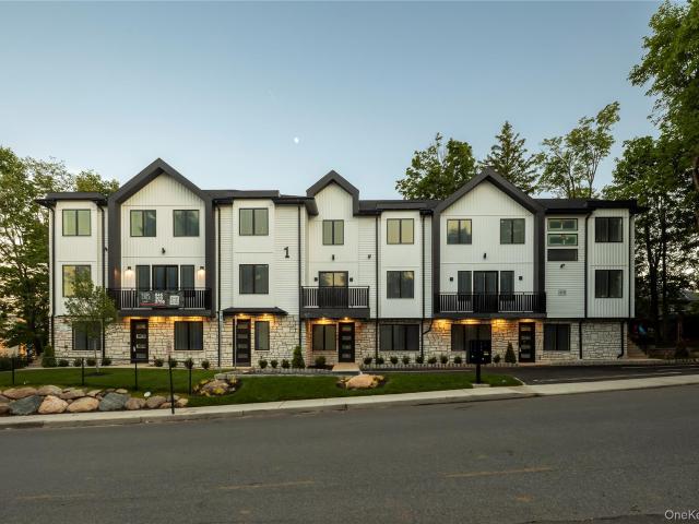 Condo for sale in Rockland, New York