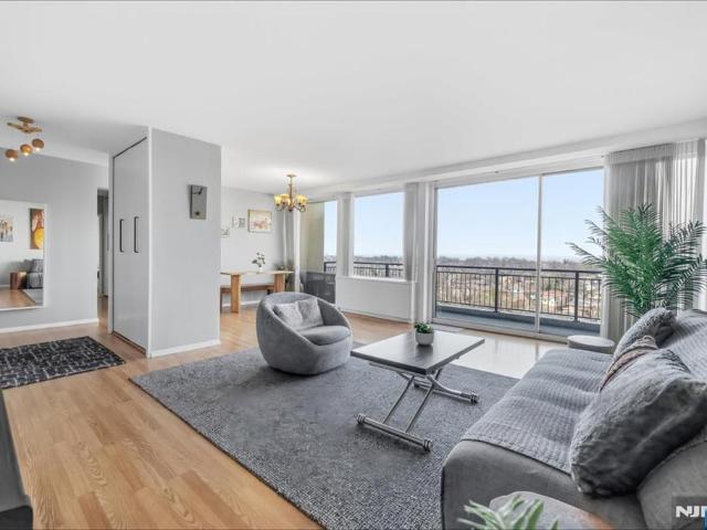 House for sale in Fort Lee, New Jersey