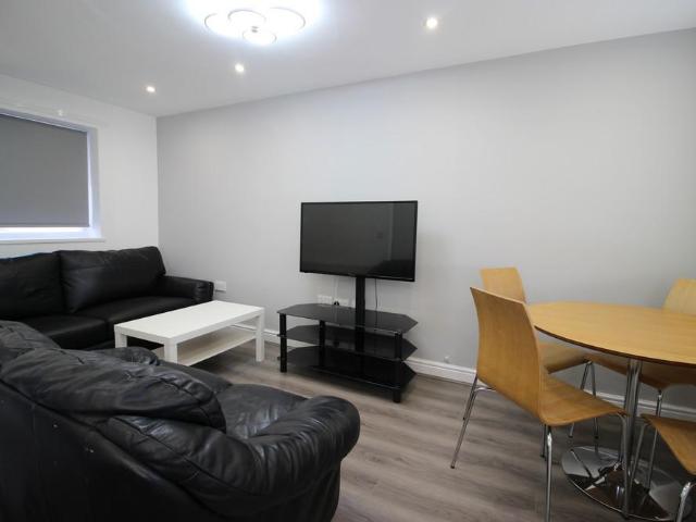 House for rent in Hyde Park, West Yorkshire