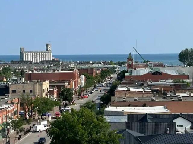 Apartment for rent in Collingwood