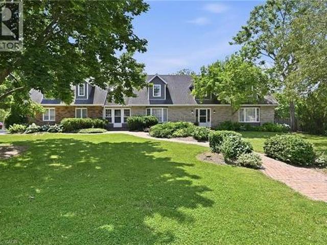 House for sale in Ancaster, Ontario