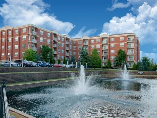 Condo for sale in Itasca, Illinois