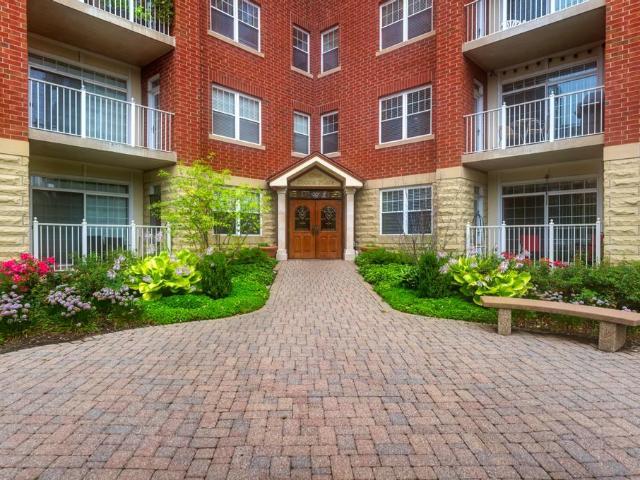 Condo for sale in Itasca, Illinois