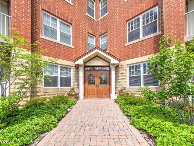 Condo for sale in Itasca, Illinois