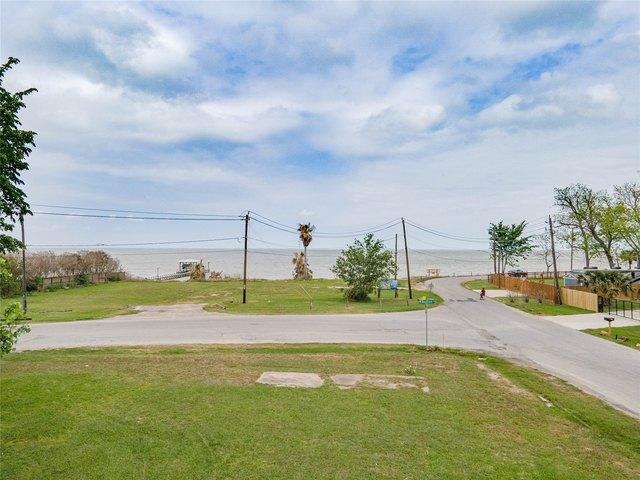 Land for sale in Bacliff, Texas
