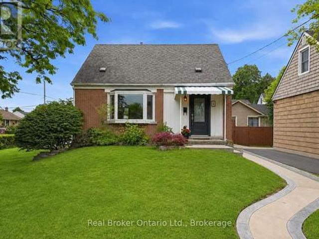 House for sale in Ancaster, Ontario