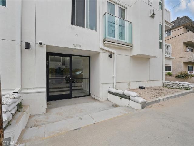 Condo for sale in Canoga Park, California