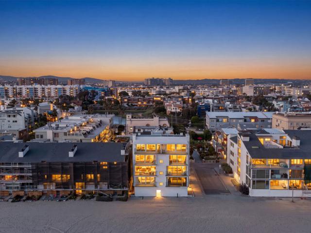 Property for rent in Canoga Park, California