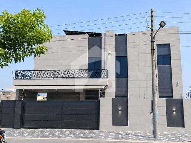 Building for sale in لاہور, لاہور ڈویژن