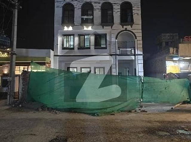 Building for rent in Lahore, Punjab