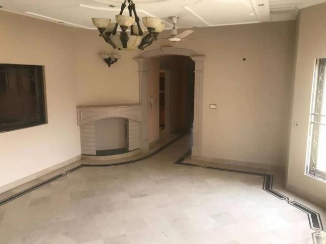 House for sale in DHA Phase 3, امر سدھو