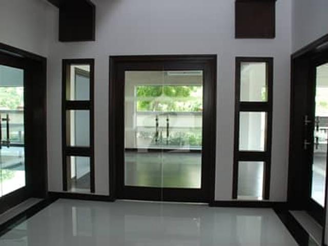 Building for rent in لاہور, لاہور ڈویژن
