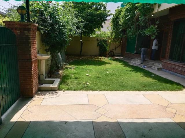 House for sale in Model Town