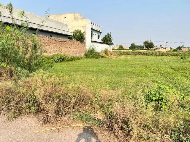 Land for sale in Peshawar, North West Frontier Province