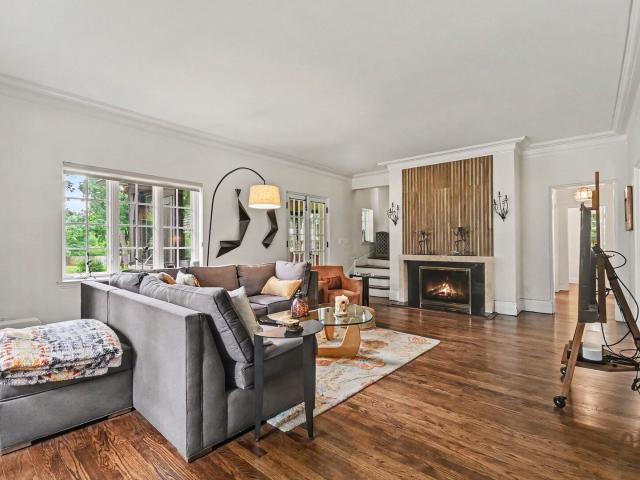 House for sale in Mchenry, Illinois