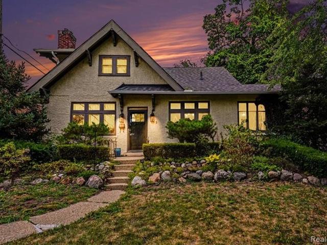 House for sale in Pleasant Ridge, Michigan