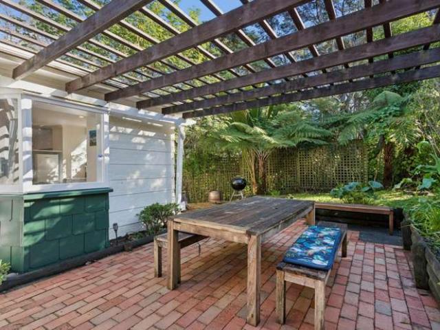 House for sale in Huia