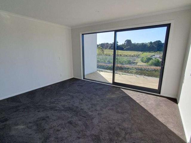 Townhouse for rent in Papakaio, Wellington
