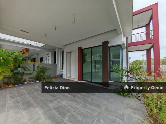 Terraced House for sale in Malaka