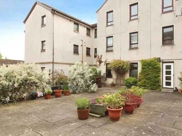 Apartment for rent in Hillside, Old Town