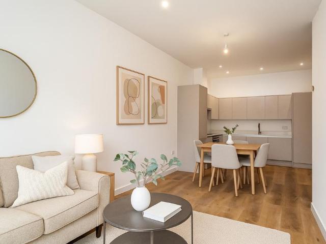 Apartment for rent in Birch Green, Lower Halliford