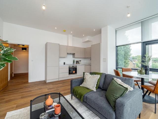 House for rent in Row Town, Surrey
