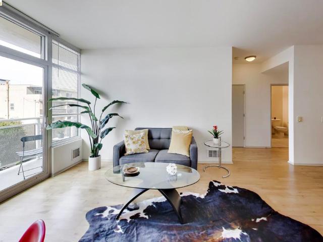 Condo for sale in Oakland, California