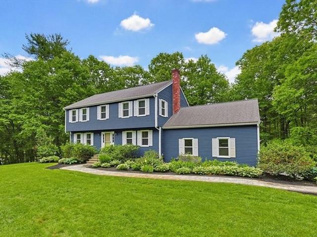 House for sale in Mendon, Massachusetts