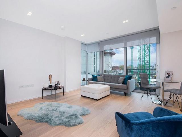 Apartment for rent in West Kensington, Greater London