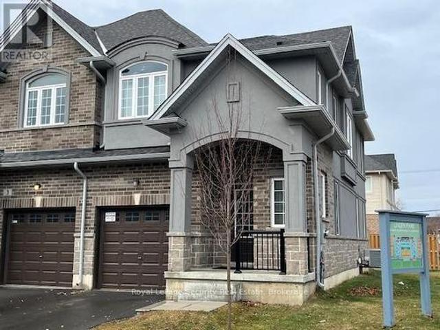 Townhouse for sale in Ancaster, Ontario