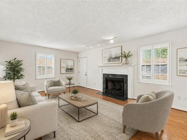 Townhouse for sale in Hampton Woods Townhomes, Hampton