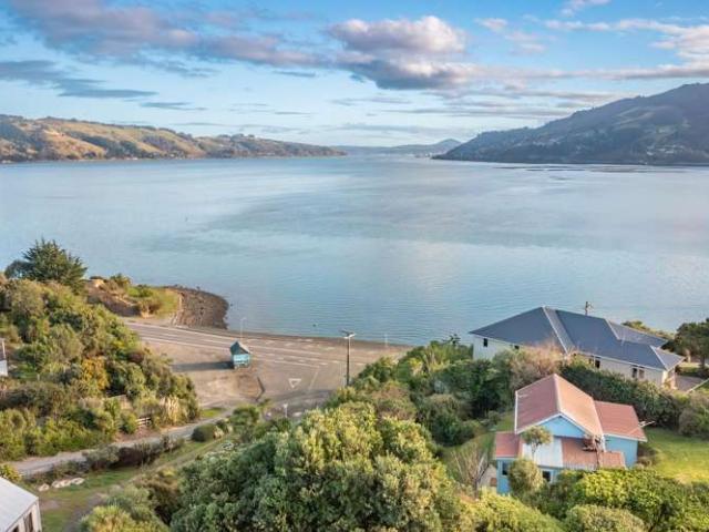House for sale in Otakou