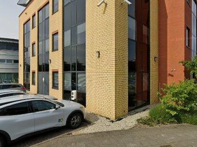 Bedrijfspand te huur in Carnisselande, Barendrecht