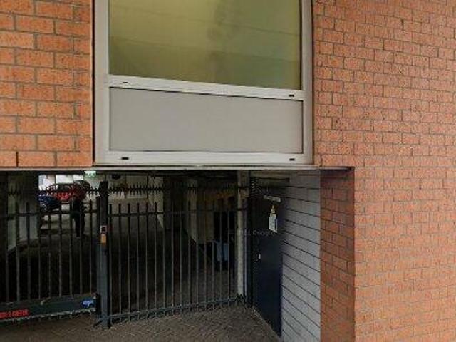 Bedrijfspand te huur in Oostpoort, Haarlem